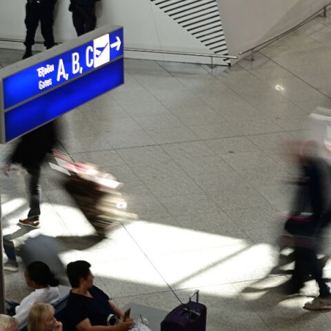 Η Sky Express επεκτείνει τις ακυρώσεις πτήσεων προς Τελ Αβίβ έως 9/3, προσφέροντας στους επιβάτες δωρεάν αλλαγές, πιστωτικά κουπόνια ή πλήρη επιστροφή χρημάτων.