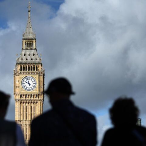 Βρετανία: Τρεις συλλήψεις για κατασκοπεία υπέρ της Κίνας - Ανάμεσά τους ο σύντροφος εν ενεργεία βουλευτή των Εργατικών - Συνδέονται με έρευνα για παρέμβαση