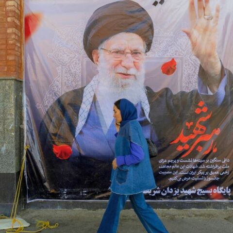 Ανταπόκριση από την Τεχεράνη: Γιατί μείναμε σε μια πόλη που βομβαρδίζεται