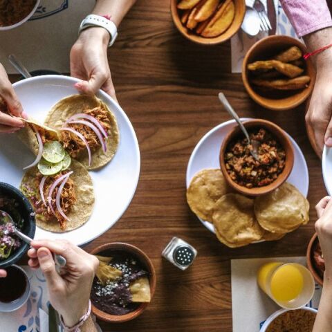 Πρέπει να τρώμε τρία γεύματα την ημέρα; 