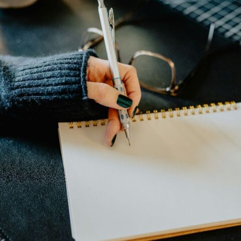 Μελέτη αποκαλύπτει το ψυχολογικό πλεονέκτημα που έχουν οι αριστερόχειρες