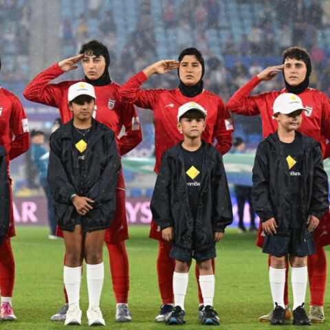 Ιράν: Η εθνική ποδοσφαίρου γυναικών αρνήθηκε να τραγουδήσει τον εθνικό ύμνο στο Κύπελλο Ασίας - Ο πρώην ομοσπονδιακός τεχνικός χαρακτηρίζει ηρωική τη στάση τους