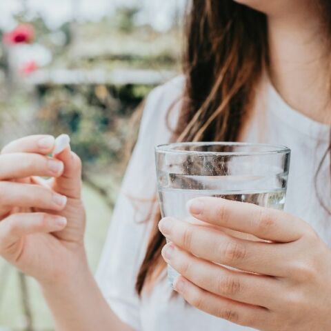 Συμπληρώματα μαγνησίου για τον ύπνο: Τι ισχύει πραγματικά, πότε μπορούν να γίνουν επικίνδυνα