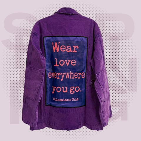 Ψωνίζουμε casual ρούχα με ένα glam twist 