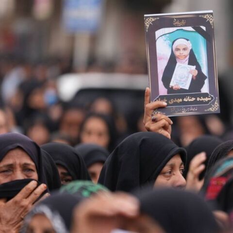 Ο ΟΗΕ ξεκινά έρευνα για το πλήγμα σε σχολείο στο Ιράν με 168 νεκρά παιδιά, εν μέσω αναφορών για πιθανή εμπλοκή των ΗΠΑ στην πολύνεκρη επίθεση.