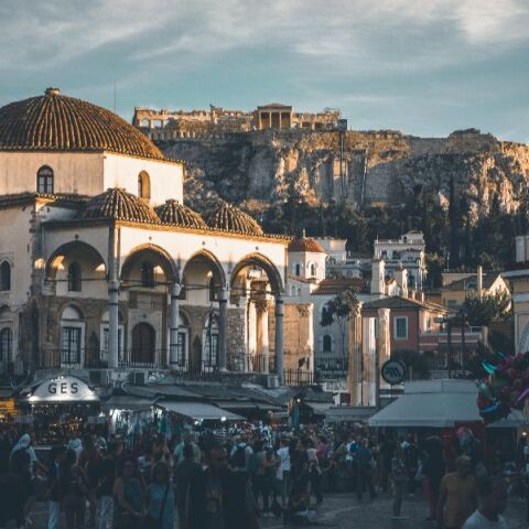 Δημοσκόπηση MRB: 7 στους 10 Έλληνες δεν θέλουν εμπλοκή της Ελλάδας στον πόλεμο στο Ιράν