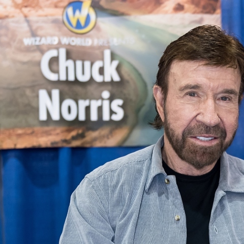 Τσακ Νόρις: Ο άνθρωπος πίσω από τα memes