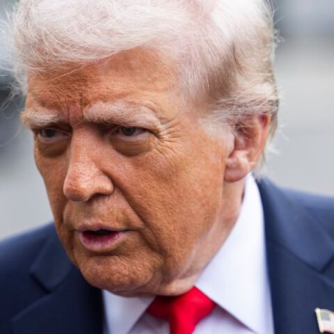 Παγκόσμια πτώση στα χρηματιστήρια μετά το τελεσίγραφο Τραμπ στο Ιράν για τα Στενά του Ορμούζ, με άνοδο πετρελαίου και ανησυχίες για νέα ενεργειακή κρίση.