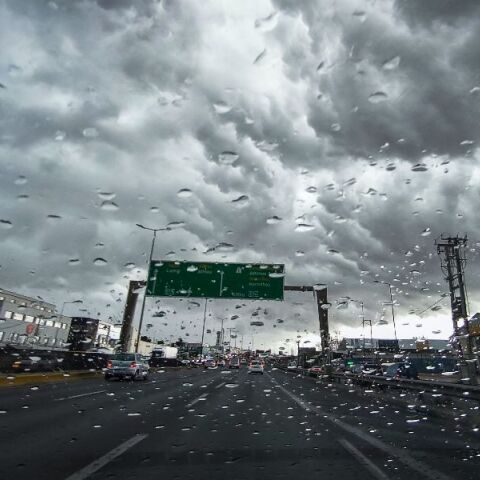 Βροχές, καταιγίδες και ισχυροί άνεμοι στο Αιγαίο - H πρόγνωση της ΕΜΥ