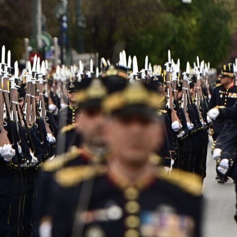 Με δύο πρόσωπα ο καιρός την 25η Μαρτίου - Πού θα βρέχει, πού θα έχει ήλιο