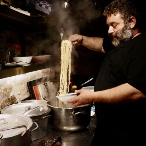 Στην ταβέρνα του Γιάννη