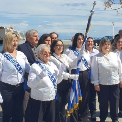 Ρόδος: Η 82χρονη κ. Σοφία, μαθήτρια του ΕΠΑΛ έκλεψε τις εντυπώσεις στην παρέλαση της 25ης Μαρτίου