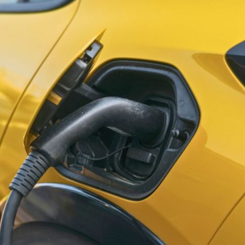 Τα κυβερνητικά εμπόδια στην ηλεκτροκίνηση