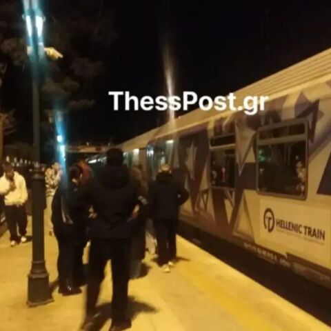 Ακινητοποιήθηκε τρένο στην Οινόη λόγω βλάβης - Ταλαιπωρία για εκατοντάδες επιβάτες
