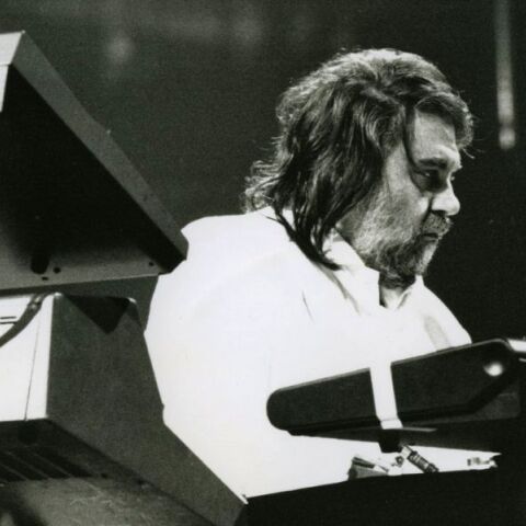 Ο «άγνωστός» Βαγγέλης Παπαθανασίου από τις Εκδόσεις Μπαρμπουνάκη