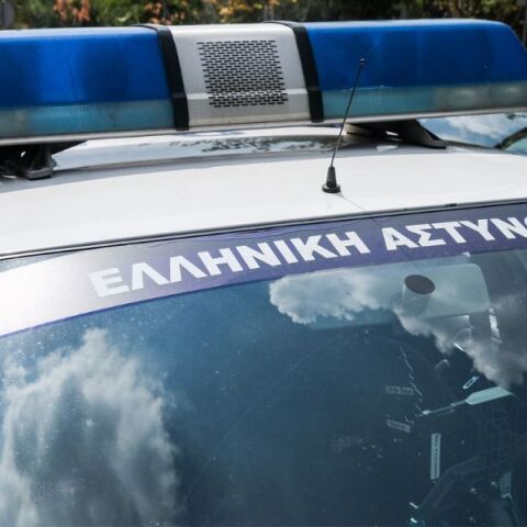 Συνελήφθη 21χρονη στον Πειραιά με 522 γρ. κοκαΐνης σε πλοίο - Στην κατοχή της και στο σπίτι της βρέθηκαν συνολικά πάνω από 25.000 ευρώ και κινητά τηλέφωνα