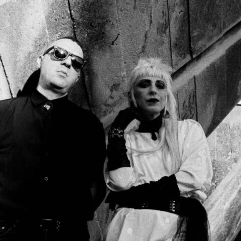 Selofan: Στο σκοτάδι, όλα μοιάζουν λίγο πιο ειλικρινή