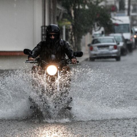 Μήνυμα του 112 στην Πιερία για την κακοκαιρία Erminio που πλήττει τη χώρα - Καλεί τους κατοίκους να περιορίσουν τις μετακινήσεις τους στις απολύτως απαραίτητες