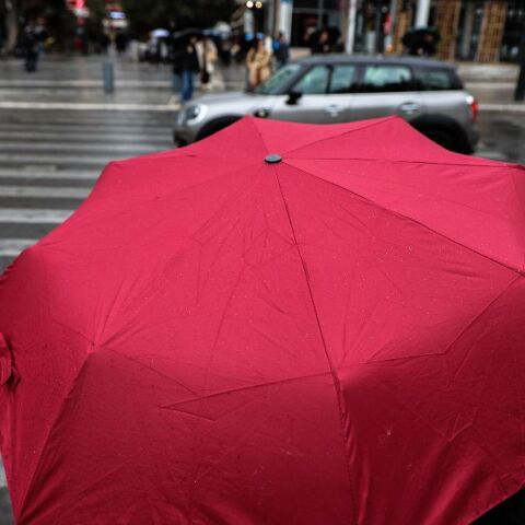 Μήνυμα 112 στην Αττική: «Περιορίστε τις μετακινήσεις σας έως τα μεσάνυχτα»