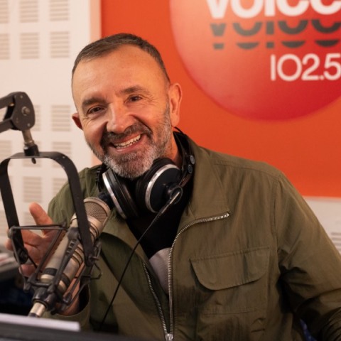 Σωτήρης Ρουμελιώτης: O παραγωγός του Voice 102.5 μιλά για το ραδιόφωνο