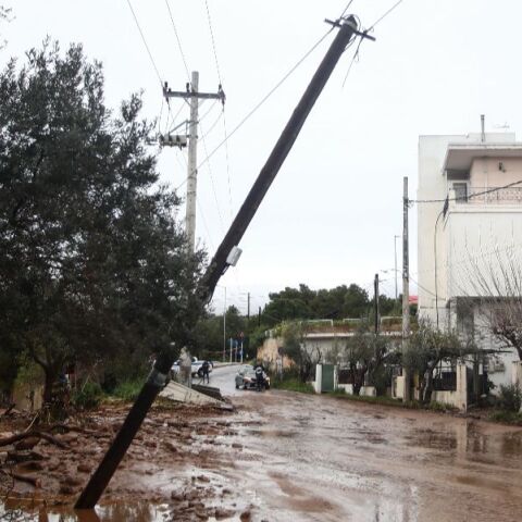 Κακοκαιρία Erminio: «Καμπανάκι» Τσατραφύλλια για 6 περιοχές - Πού θα βρέξει τις επόμενες ώρες