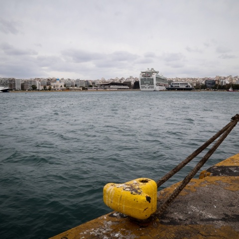 Δεμένα τα πλοία στο λιμάνι του Πειραιά