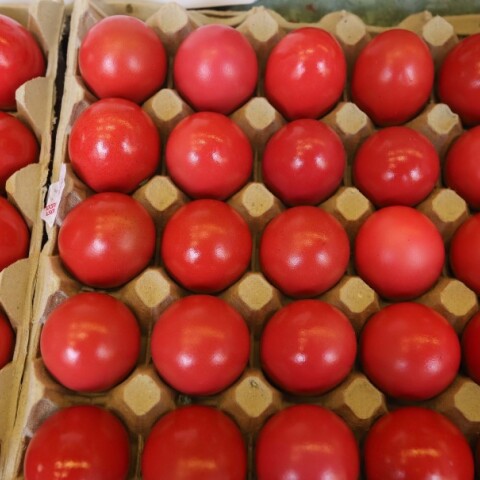 Κόκκινα αυγά για το πασχαλινό τραπέζι