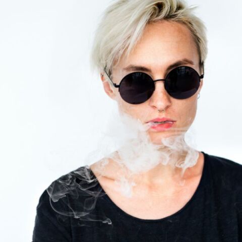 Νέα μελέτη δείχνει ότι κάνναβη και καπνός μειώνουν τον όγκο κρίσιμων εγκεφαλικών περιοχών, αυξάνοντας τον κίνδυνο γνωστικής έκπτωσης.