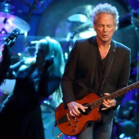 Ο Λίντσεϊ Μπάκιγχαμ των Fleetwood Mac δέχθηκε επίθεση από γυναίκα στη Σάντα Μόνικα - Η ύποπτη πέταξε άγνωστη ουσία και διέφυγε - Η αστυνομία ερευνά την υπόθεση