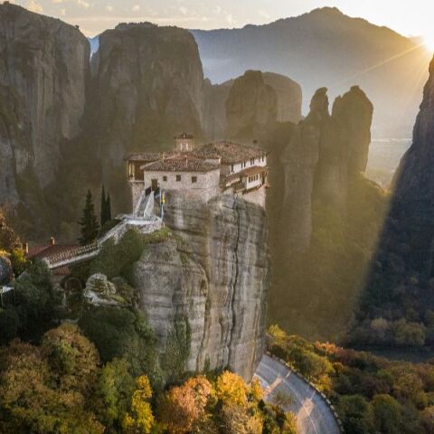 Πάσχα στην Ελλάδα: Οι πιο δημοφιλείς προορισμοί για τη φετινή έξοδο των εκδρομέων