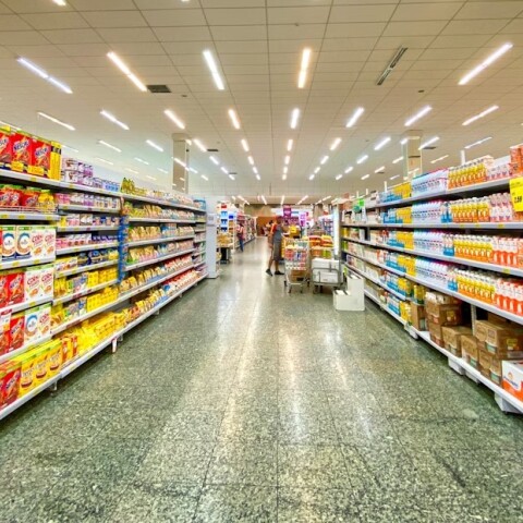 Τρόφιμα σε σούπερ μάρκετ