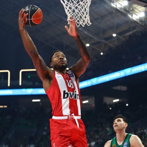 ΚΑΕ Ολυμπιακός: Ο Παναθηναϊκός έκανε καταγγελία για άσεμνη και καλά μελετημένη χειρονομία του Τζόουνς