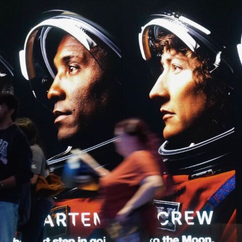 Amaze, amaze, amaze: Όταν το σινεμά φτάνει ως το πιο μακρινό σημείο όπου έχει βρεθεί ο άνθρωπος