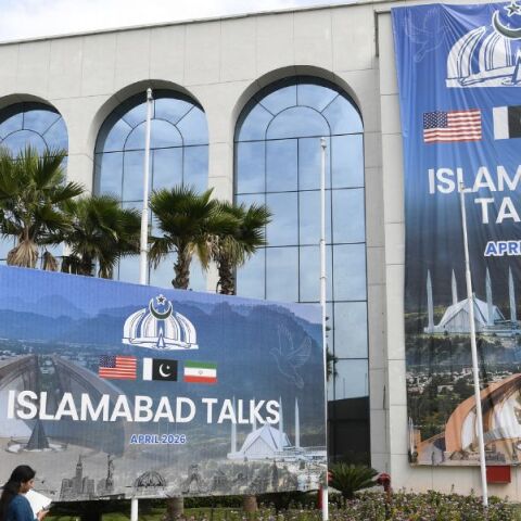 Ιστορικές συνομιλίες ΗΠΑ-Ιράν στο Πακιστάν, με αιχμή την εκεχειρία στον Λίβανο - Ο Τραμπ απειλεί με επιθέσεις - Ο Λίβανος μετρά εκατοντάδες νεκρούς από πλήγματα