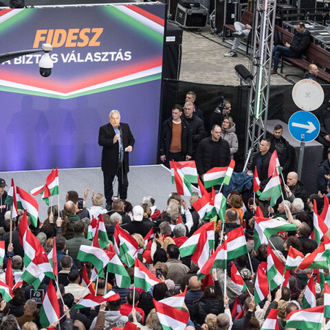 Ο Βίκτορ Όρμπαν σε προεκλογική ομιλία 