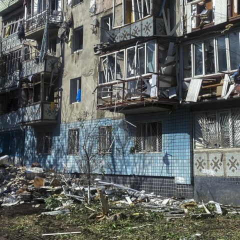 Ζημιές σε κτίριο στην Οδησσό της Ουκρανίας μετά την επίθεση ρωσικού drone