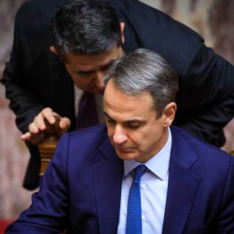 Κυριάκος Μητσοτάκης και Γιώργος Μυλωνάκης στη Βουλή