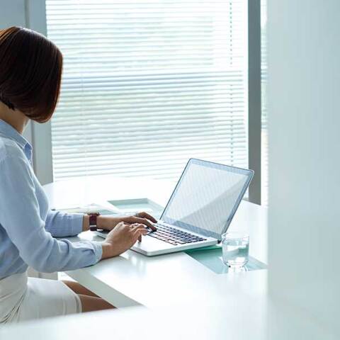 Εργαζόμενη στον ιδιωτικό τομέα