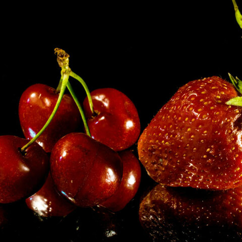 Κόλπα για ζουμερά κεράσια και φράουλες 