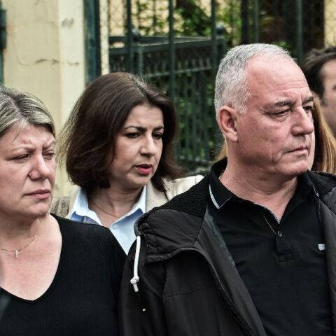 Εξερράγη ο πατέρας του Λυγγερίδη μέσα στη δικαστική αίθουσα: Μη γελάτε,δεν μπορείτε να έρθετε στη θέση μου;