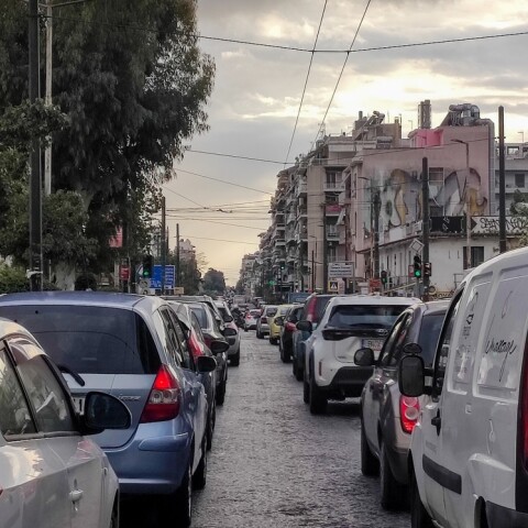 Κίνηση τώρα σε Κηφισό, Παραλιακή και Συγγρού - Στο «κόκκινο» οι δρόμοι λόγω της βροχής