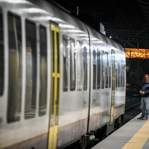 Συρμός της Hellenic Train σε σταθμό