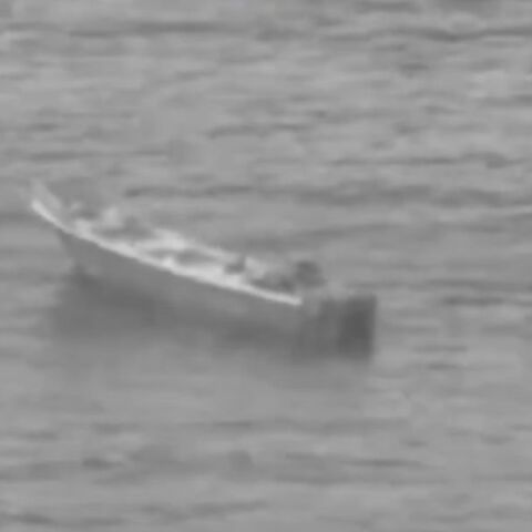 ΗΠΑ: Δύο νεκροί σε επιχείρηση του στρατού κατά «ναρκοπλοίων» στον Ειρηνικό - Πληθαίνουν οι καταγγελίες για παραβίαση διεθνούς δικαίου από την κυβέρνηση Τραμπ.