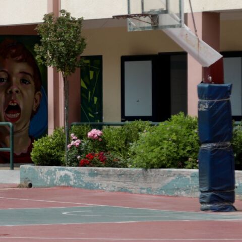 Κολωνός: Διευθύντρια σχολείου σκοτώθηκε πέφτοντας από ταράτσα πολυκατοικίας στον Κολωνό