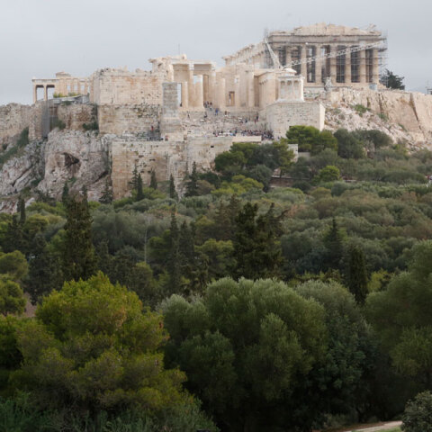 Το πλάτωμα του τηλεσκοπίου Δωρίδη στον αρχαιολογικό χώρο των Δυτικών Λόφων, κοντά στο αστεροσκοπείο Αθηνών