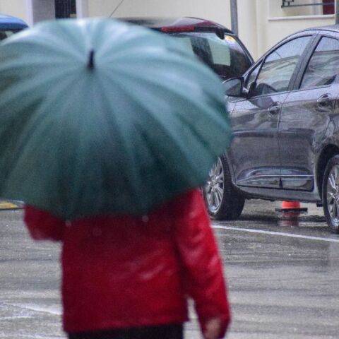 Πώς θα είναι ο καιρός στην Αττική την Πρωτομαγιά - Σε ποιες περιοχές θα βρέχει