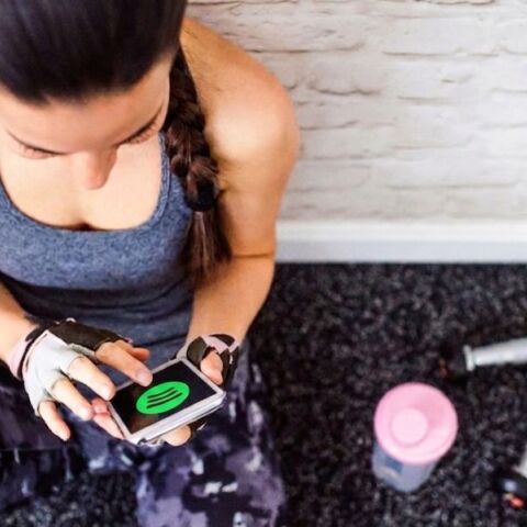 Το Spotify ενσωματώνει μαθήματα Peloton για premium χρήστες, επεκτείνοντας την πλατφόρμα του στον χώρο του fitness και της ευεξίας