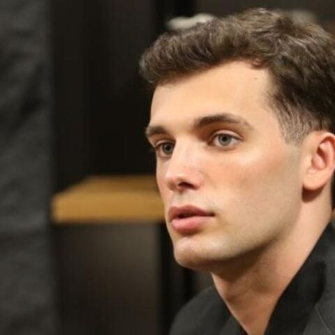 Viral έχει γίνει ο Αλβανός πολιτικός Ούλι Πατσούκου - Ποιος είναι ο νεαρός ακαδημαϊκός που ξεχωρίζει για τη δράση και την εξωτερική του εμφάνιση.