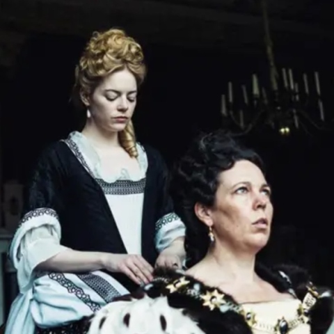 Η φάρσα της Ολίβια Κόλμαν στην Έμα Στόουν κατά τα γυρίσματα της Ευνοούμενης 