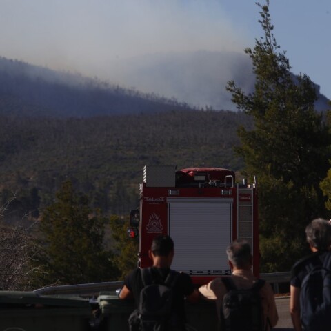 Φωτιά τώρα στην Πάρνηθα